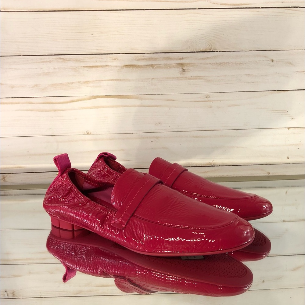 NIB Salvatore Ferragamo Lipari Fushia Patent Leather